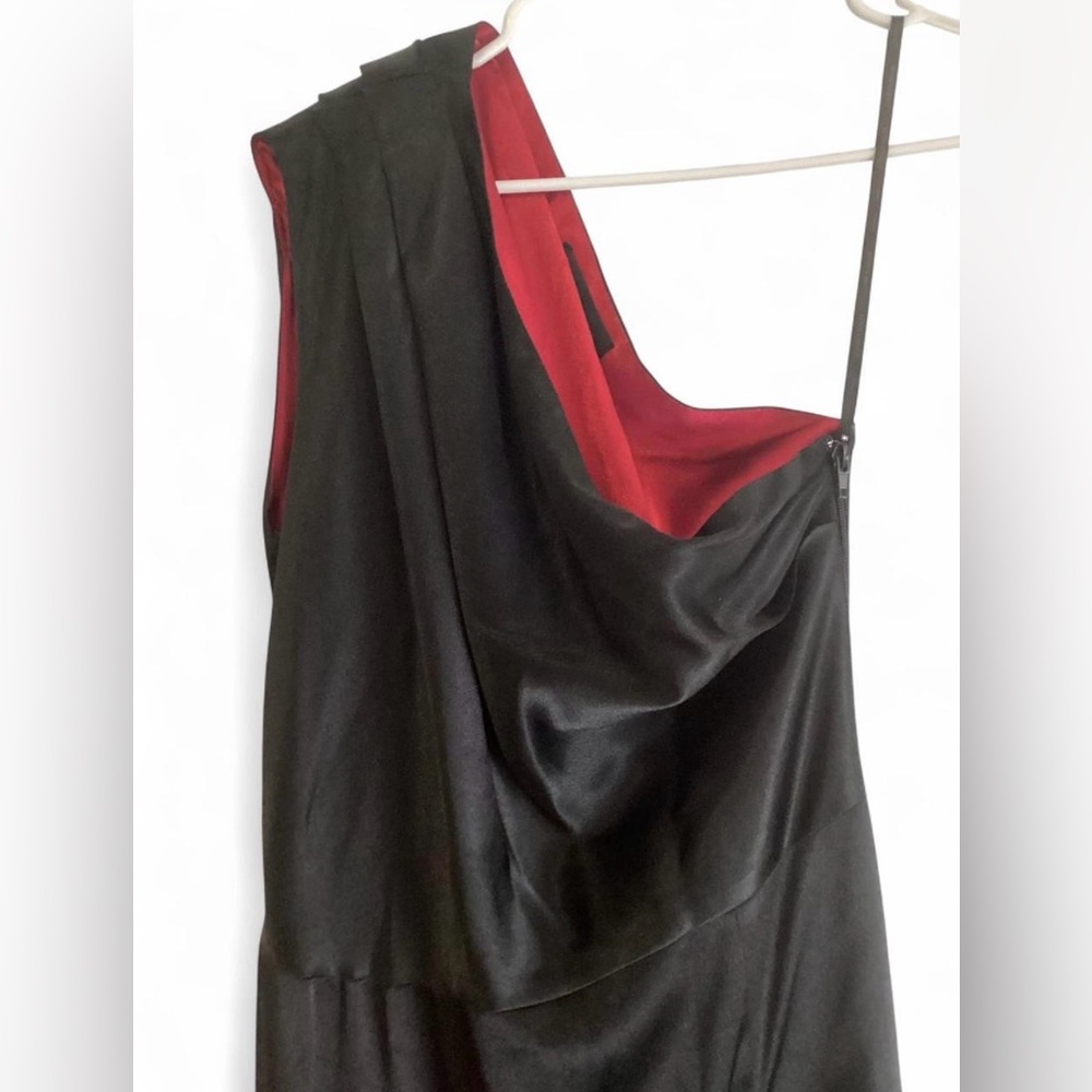 Bronx and Banco Black and Red One-Shoulder Gown Size 6 - Picture 4 of 15